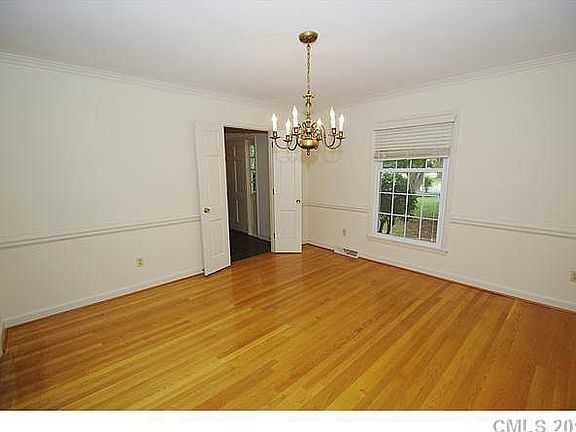 4th image of 5644 Lansing Dr