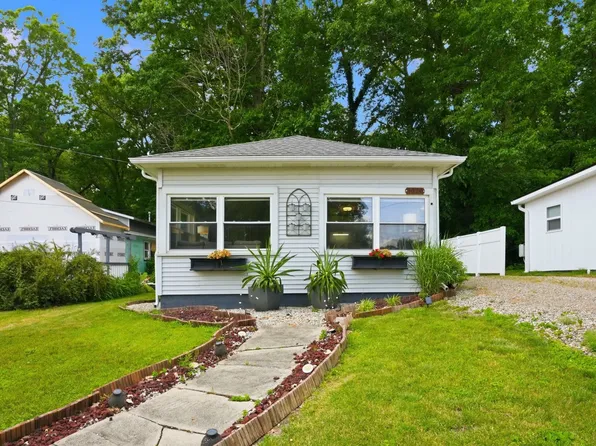 3020 W Sycamore Beach Rd, Angola, IN 46703