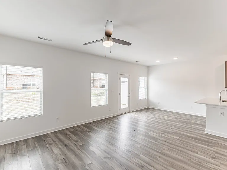 7597 Discovery Point Dr — Photo 9