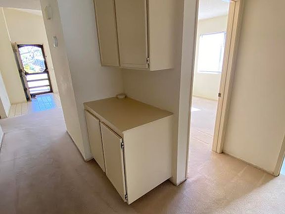 5th image of 703 Valley Crest Dr