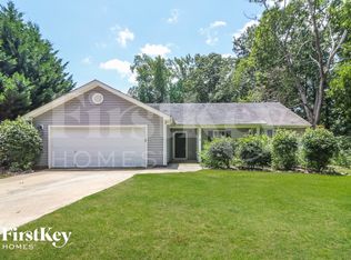 464 Raymond Dr, Winder, GA 30680