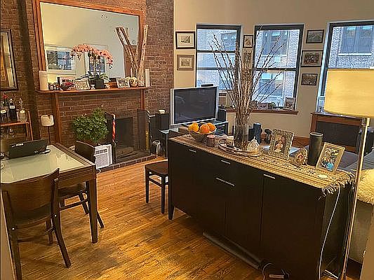 2nd image of 310 W 73rd St #B