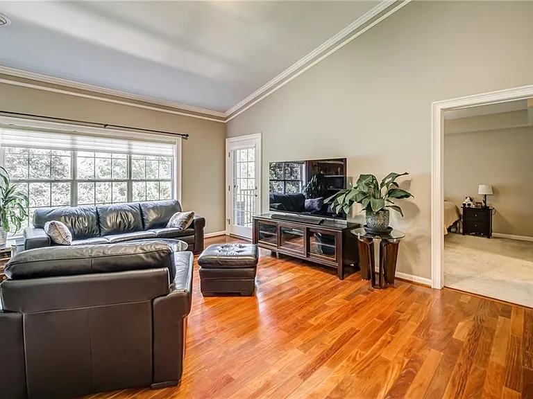 3275 Lenox Rd NE — Photo 7