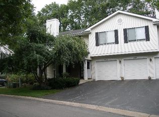 513 Willowcreek Ct, Clarendon Hills, IL 60514