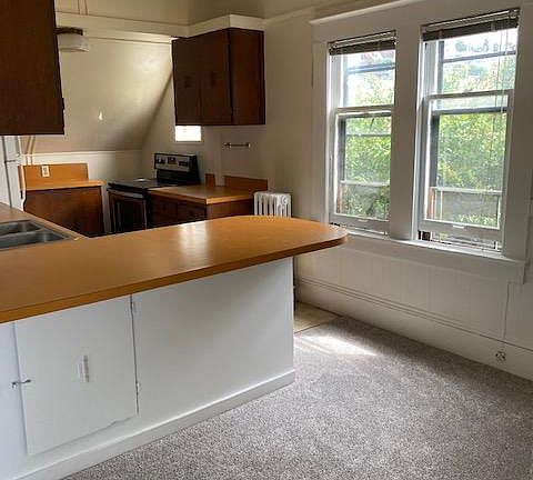 4th image of 625 E Lynn St APT C