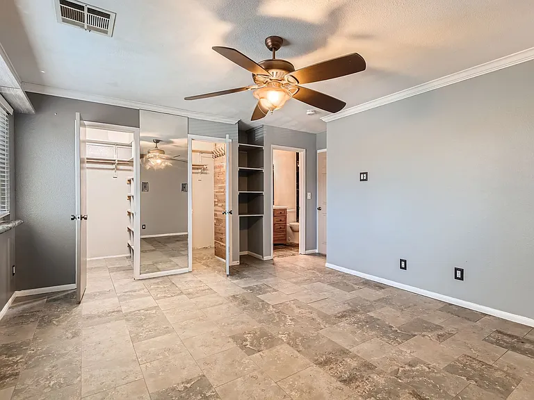733 Strawberry Pl — Photo 12