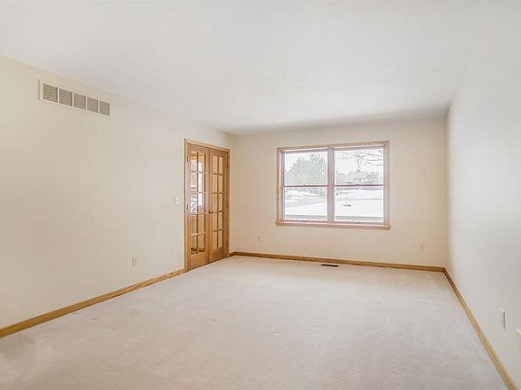 4th image of 6392 Hollowtree Ct