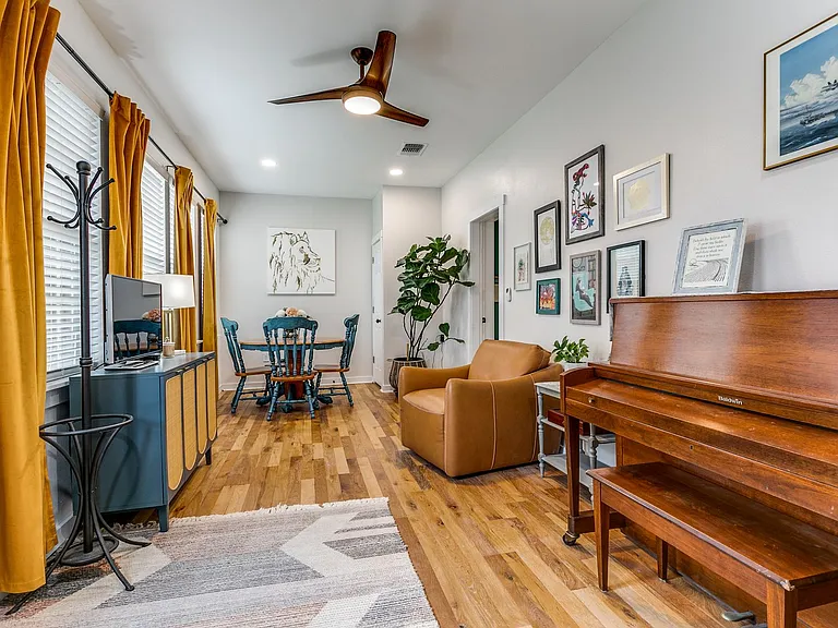 1004 Edison Dr — Photo 17