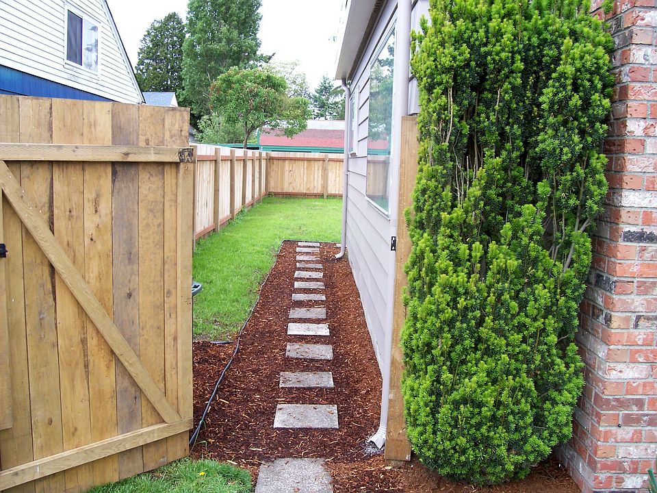 Side Path to Backyard