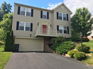 105 Lawnview Ct, Cranberry Township, PA 16066