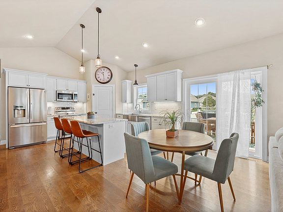 2nd image of 245 Greenway Cir