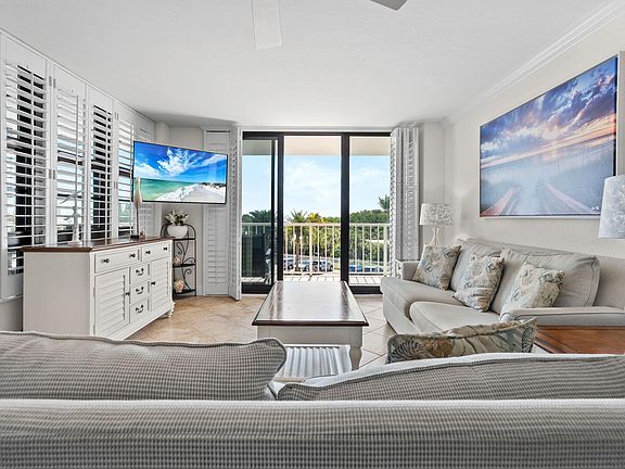 4th image of 380 Seaview Ct APT 306