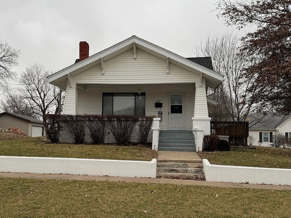 1st image of 207 S 5th Ave