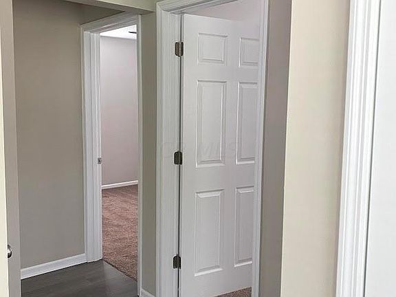 4th image of 674 S Oakley Ave