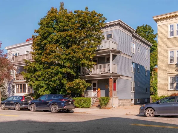 289 Belgrade Ave #2, Roslindale, MA 02131