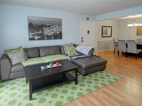 5th image of 409 Logsdon Ct