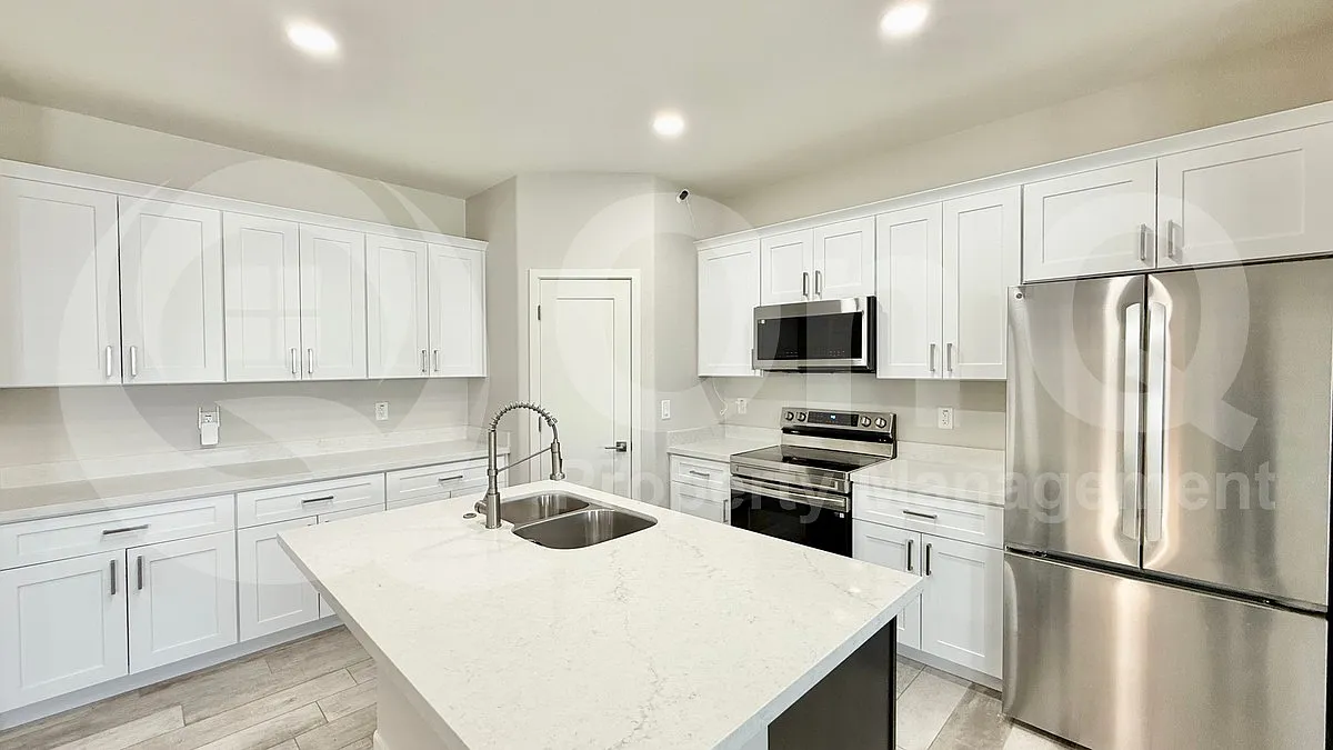 3 bed, 2.0 bath, 1488 sqft, $1,799 — Photo 3