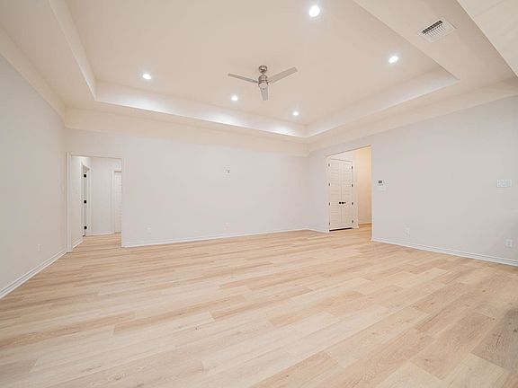 5th image of 3809 Suren Way