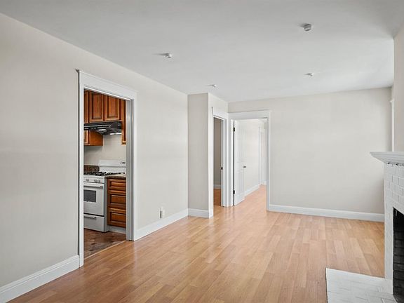 4th image of 11 San Rafael Avenue