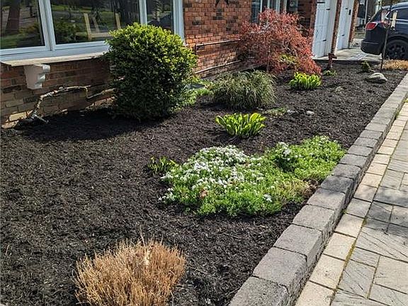 5th image of 7087 Rainham Rd