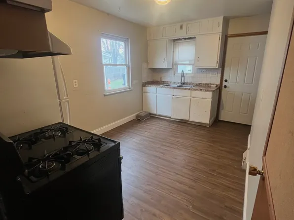 1727 Ford Ave, Akron, OH 44305