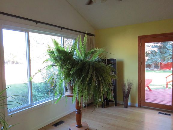 2nd image of 4016 Bellecrest Dr