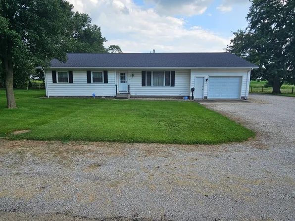 633 W State St, Lovington, IL 61937