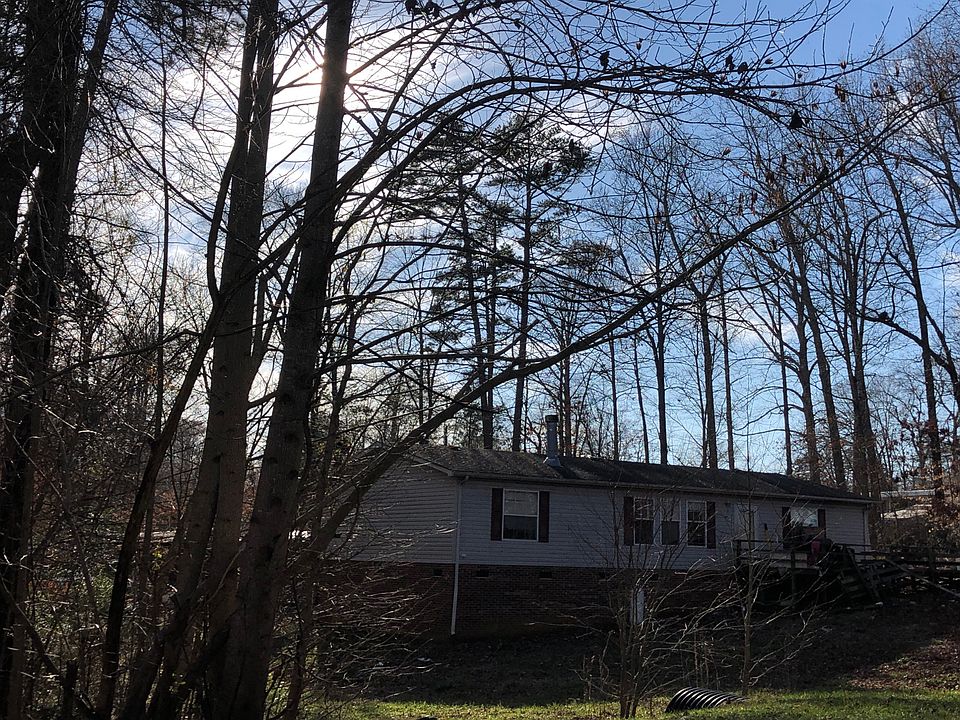 2nd image of 126 Stone Wood Rd