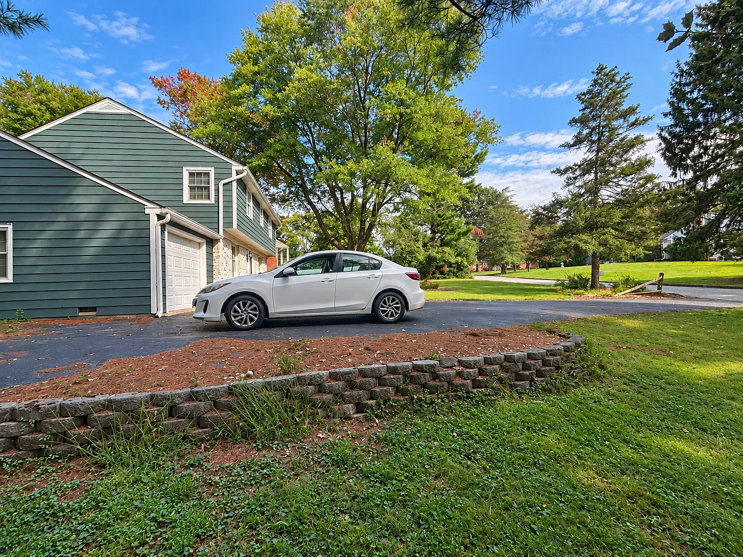 209 Maplewood Rd — Photo 3