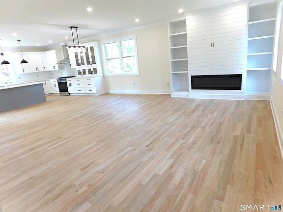 3rd image of 60 Mohegan Road