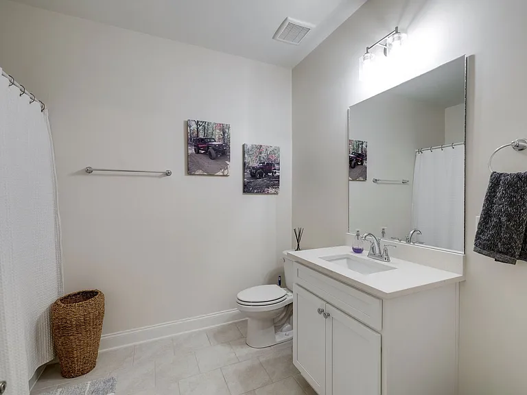 621 Thetford Aly — Photo 11