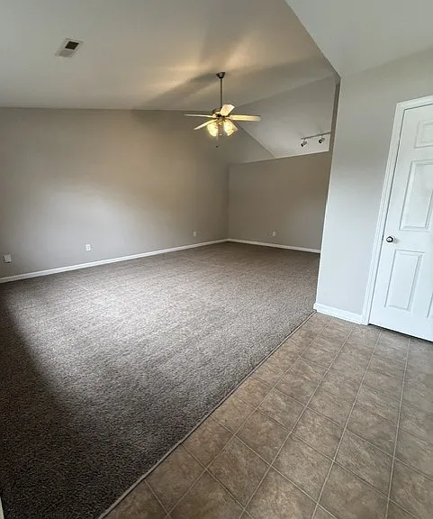 305 Cool Embers Ln — Photo 2