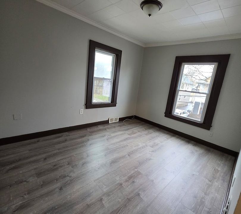1st image of 19 Texas St