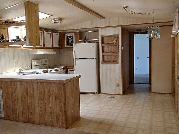 2nd image of 353 Orchid Dr