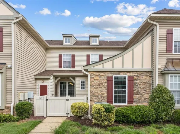 1002 Rivers Arch, Carrollton, VA 23314