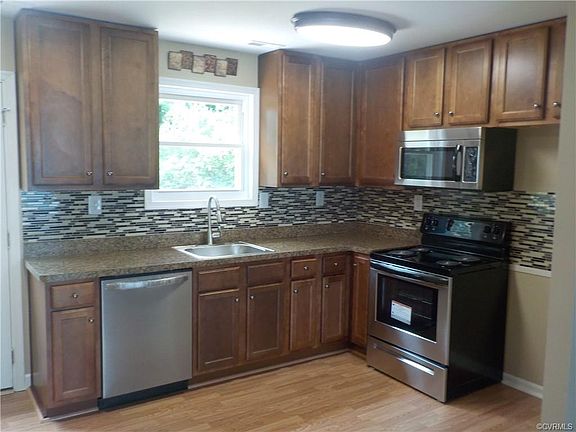 3rd image of 3904 Elsie Dr