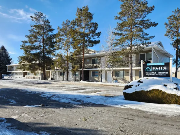 1 bed, 1.0 bath, 450 sqft, $800, 2452-2498 1st St #2480, Idaho Falls, ID 83401