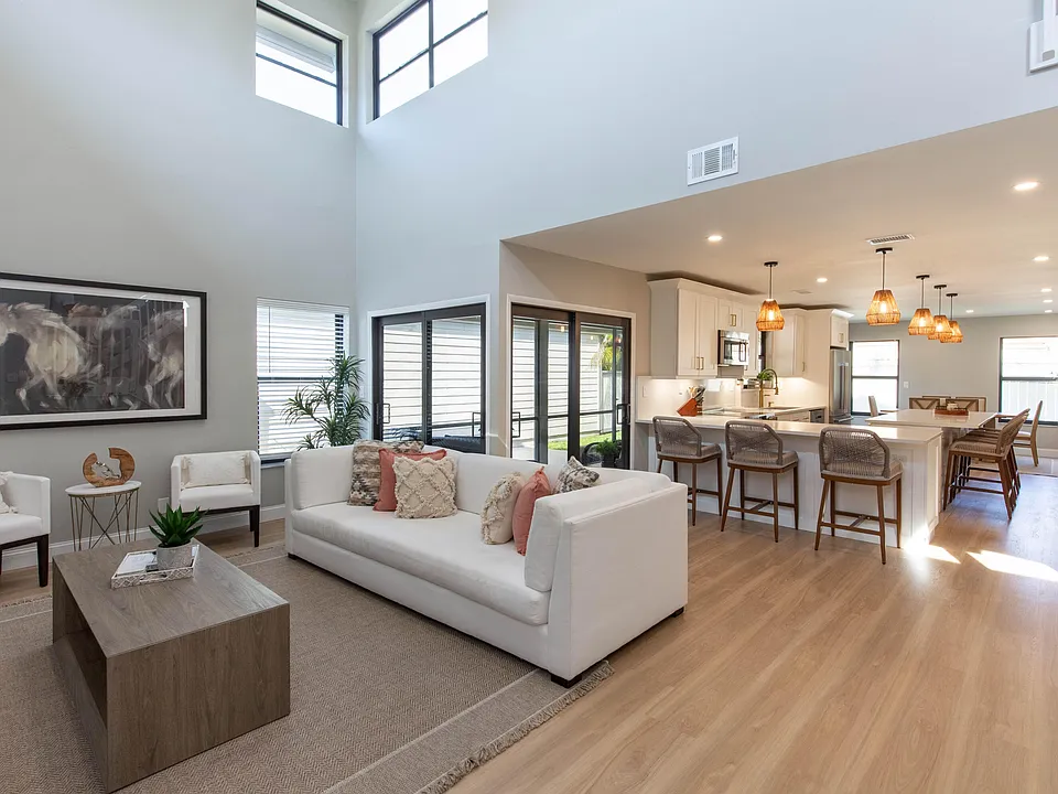 2478 Bedford Mews Dr
