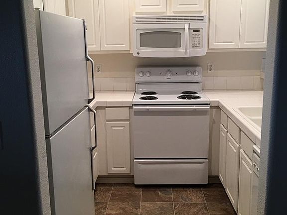 3rd image of 645 SE 71st Ave #645