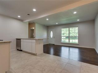 872 Harbor Dr, Lewisville, TX 75057
