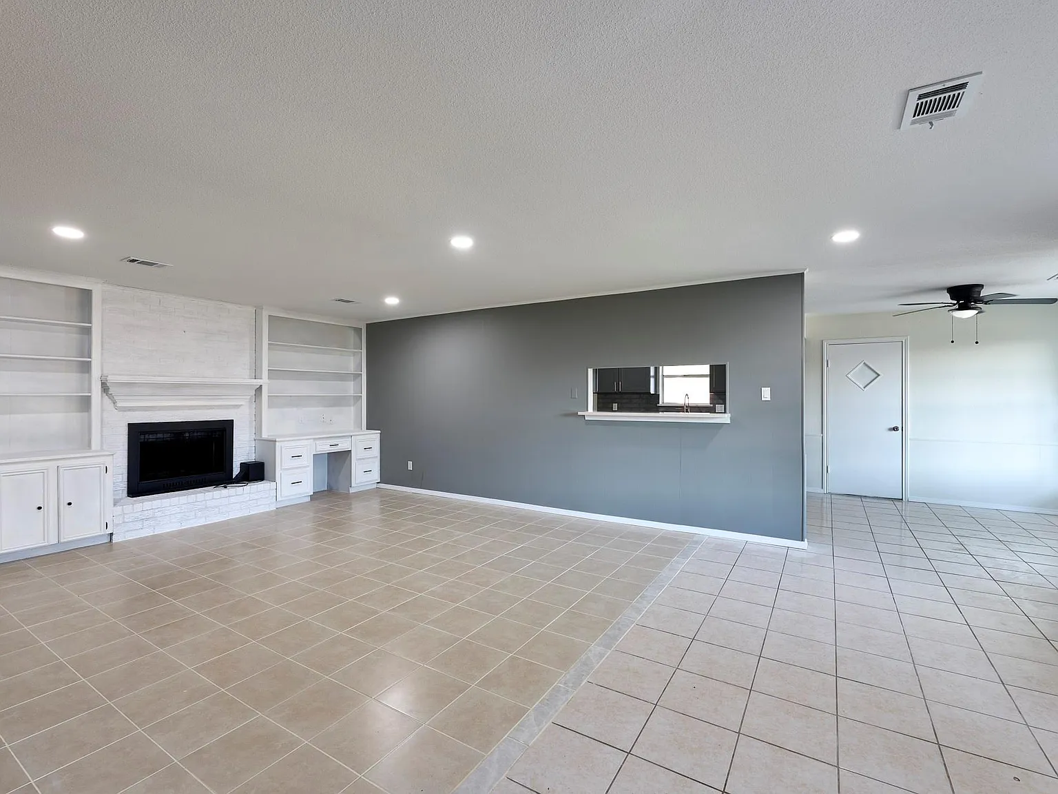 4 bed, 2.0 bath, 2012 sqft, $2,800 — Photo 3