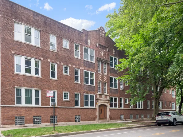 1469 W Berteau Ave #303, Chicago, IL 60613