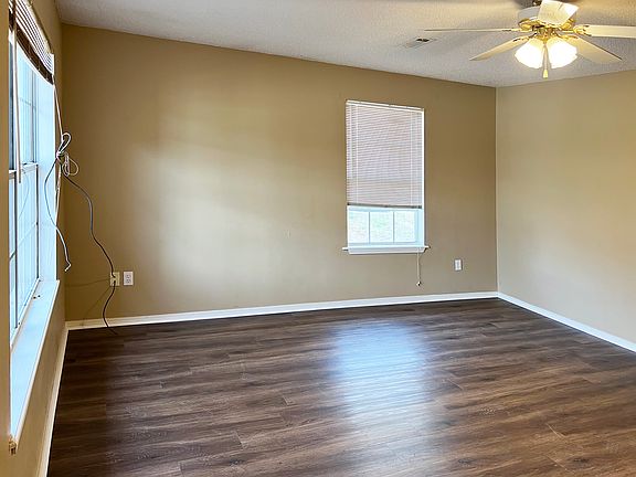 4th image of 5900 Samantha St #B