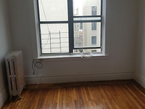 5th image of 2114 Daly Ave APT 5C