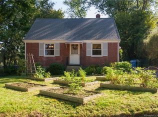 73 Giles St, Hamden, CT 06517