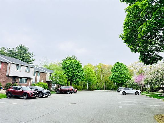 3rd image of 399 Pond St APT D1