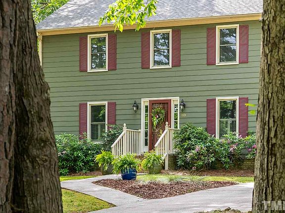 2nd image of 1701 Bramble Dr
