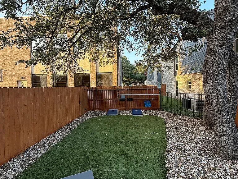 2718 Old Field Dr #302 — Photo 50