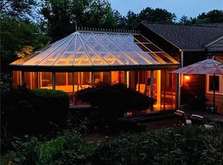 77 Tumblebrook Ln, West Hartford, CT 06117