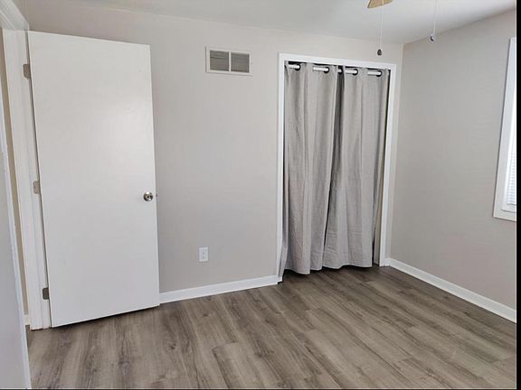 5th image of 2270 Rose Ave